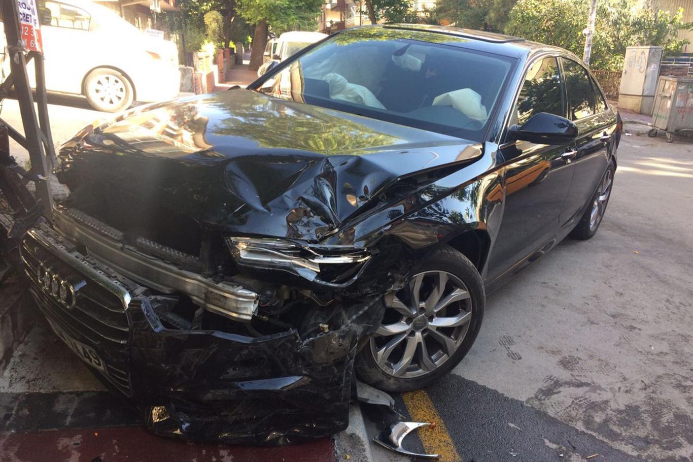Pervin Buldan geçirdiği trafik kazasında yaralandı Pervin Buldan geçirdiği trafik kazasında yaralandı